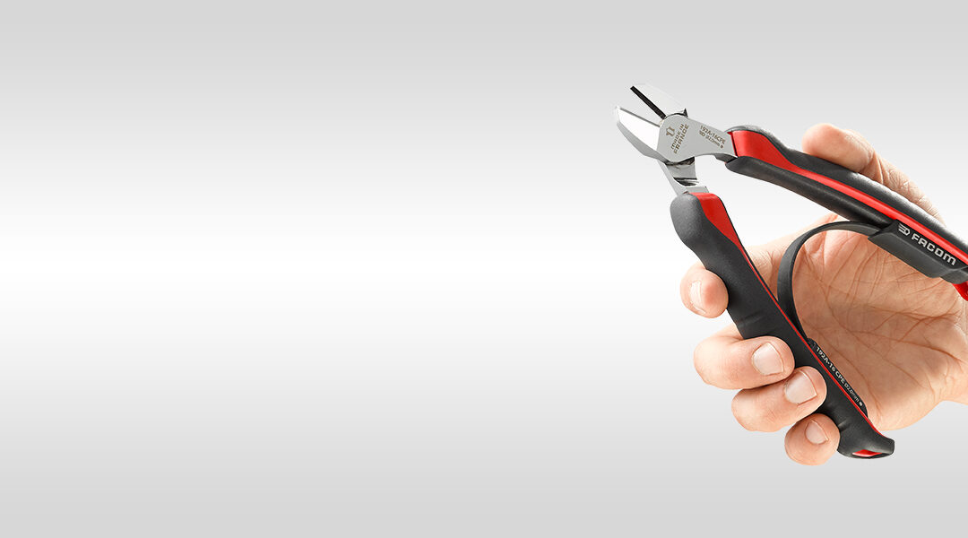 Facom : outils manuels robustes pour bricolage.