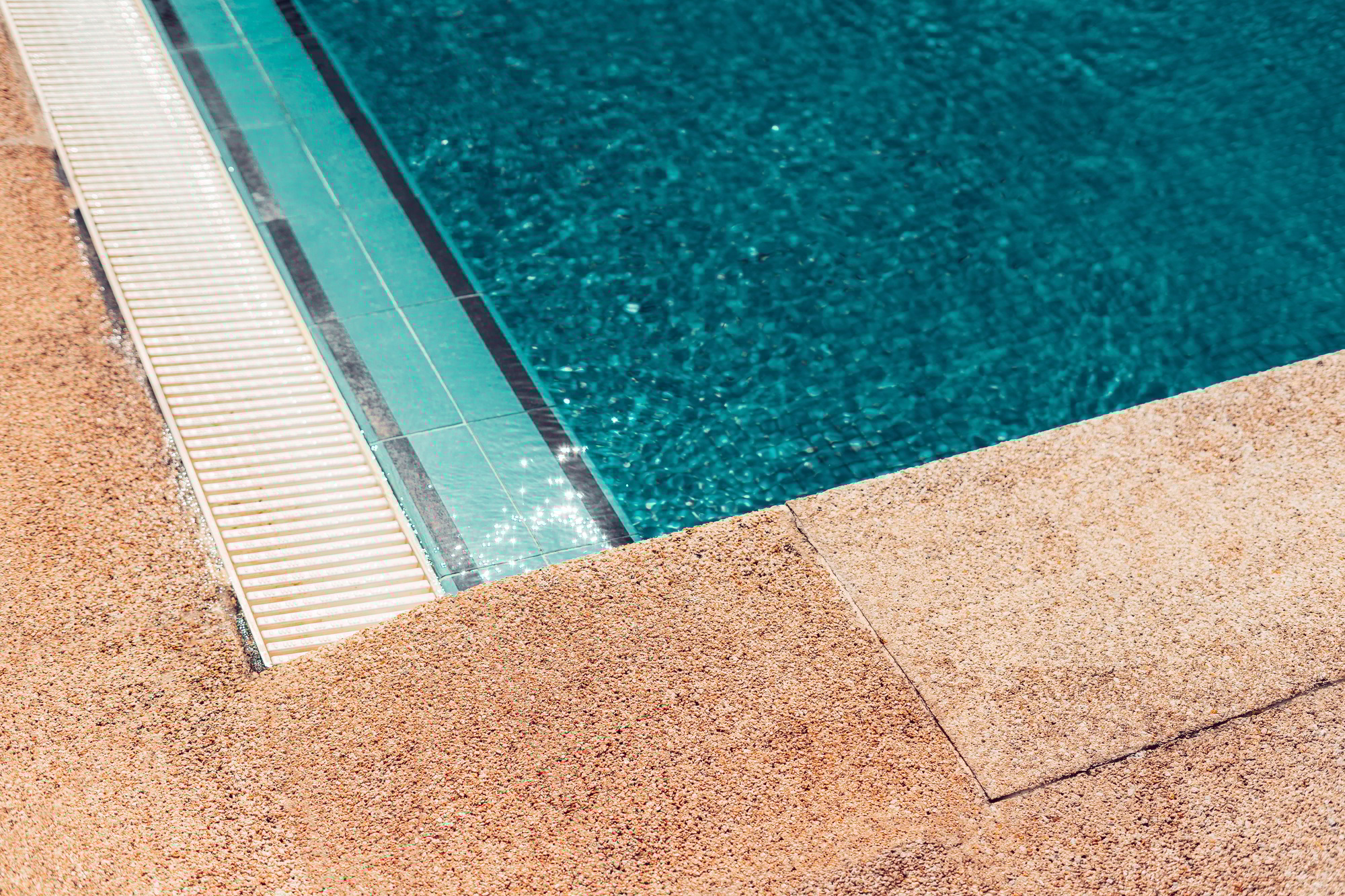 moquette de pierre piscine