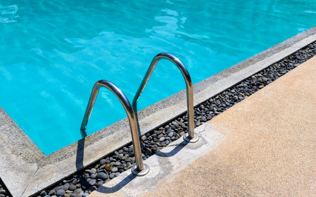 Quels sont les avantages du sol en moquette de pierre pour les piscines ?